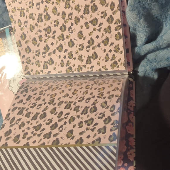 Pre-designed Scrapbooks - Picture 3 of 5